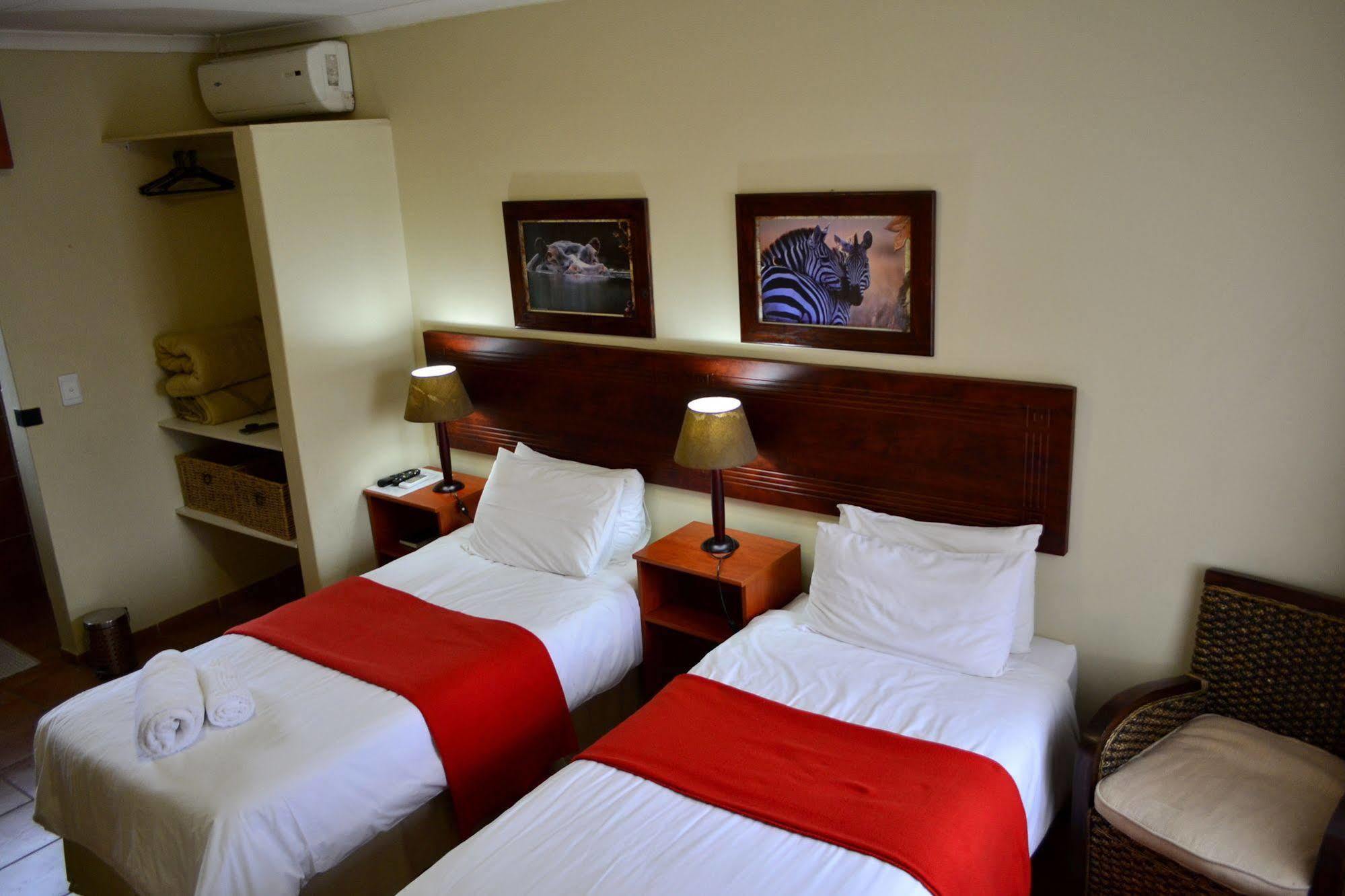 Morulana Guest House Кемптън Парк Екстериор снимка