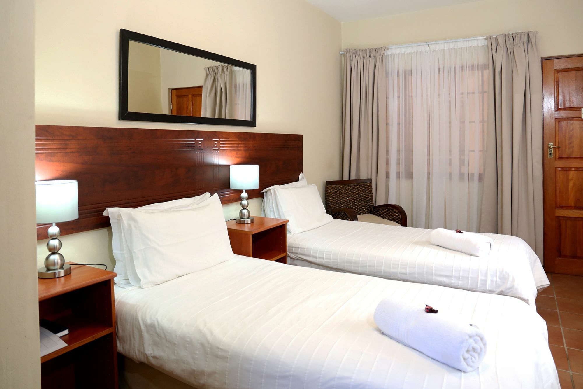 Morulana Guest House Кемптън Парк Екстериор снимка