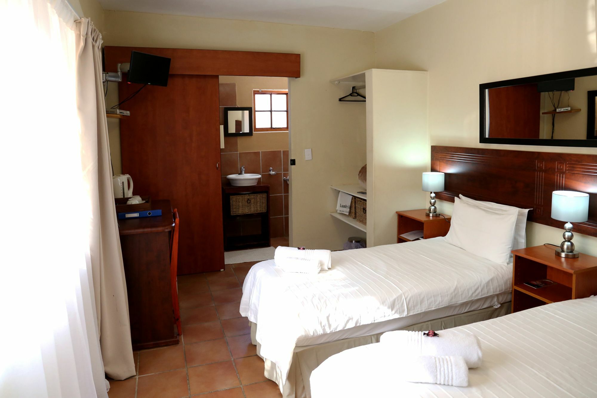 Morulana Guest House Кемптън Парк Екстериор снимка