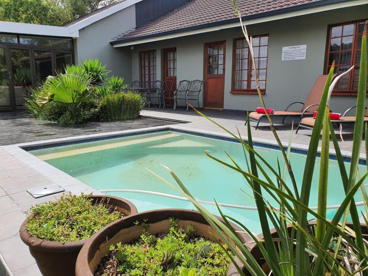 Morulana Guest House Кемптън Парк Екстериор снимка